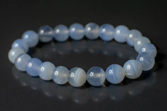 Bracelet en pierre de Calcdoine
