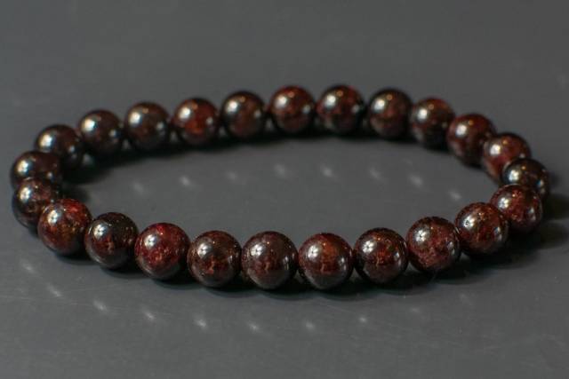 Bracelet en pierre de Grenat