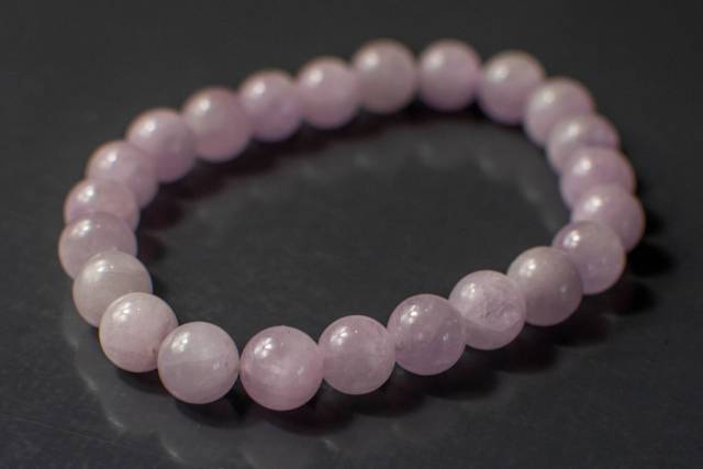 Bracelet en pierre de Kunzite
