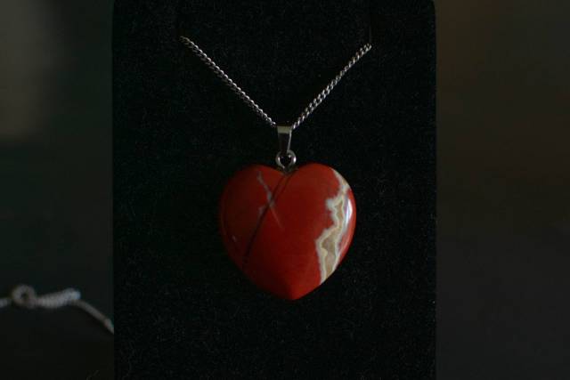 Pendentif Coeur Jaspe Rouge 2.5cm